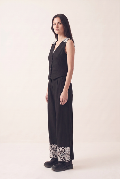 Women's Embroidered Pants (Black)