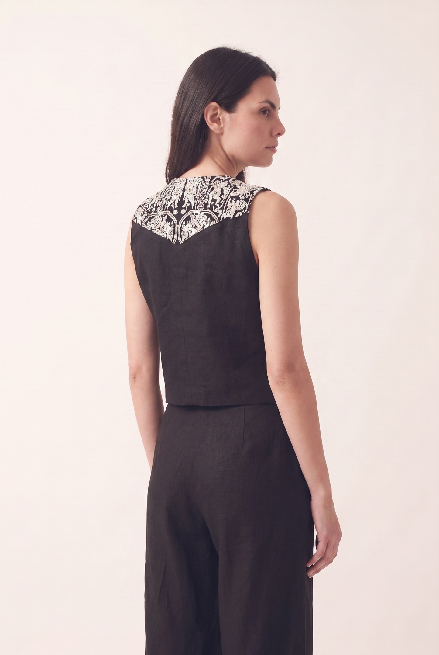 Women's Embroidered Vest (Black)
